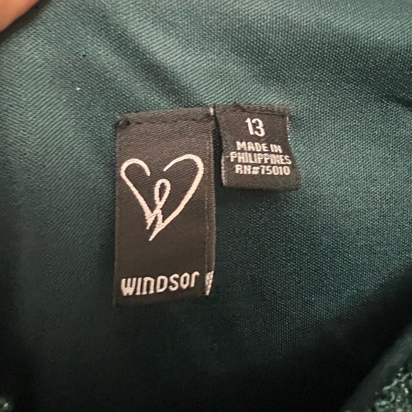 Long Green Lace Dress - Picture 3 of 3